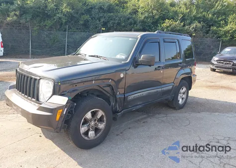 2010 Jeep Liberty Sport z USA, uszkodzony, nr VIN 1J4PN2GK7AW160503